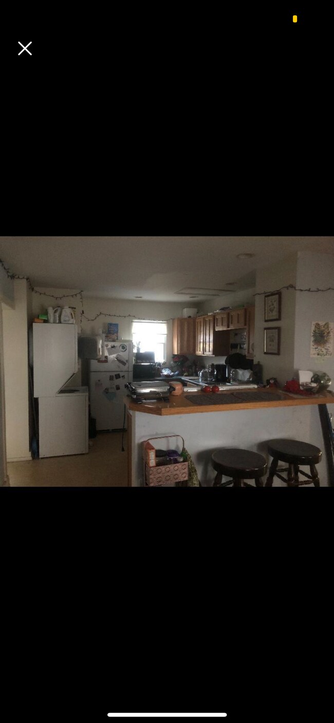 Building Photo - 13 Walnut St