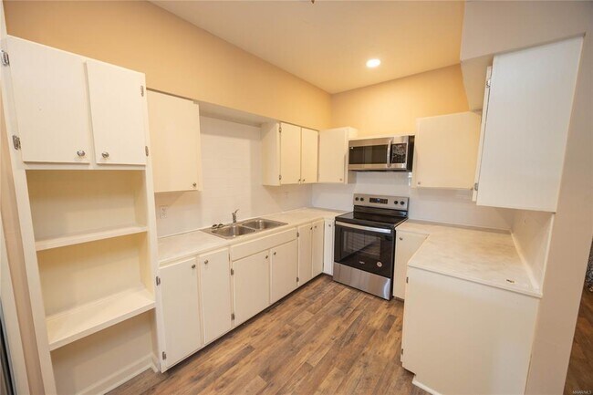 Foto del edificio - 2043 Hazel Hedge Ln