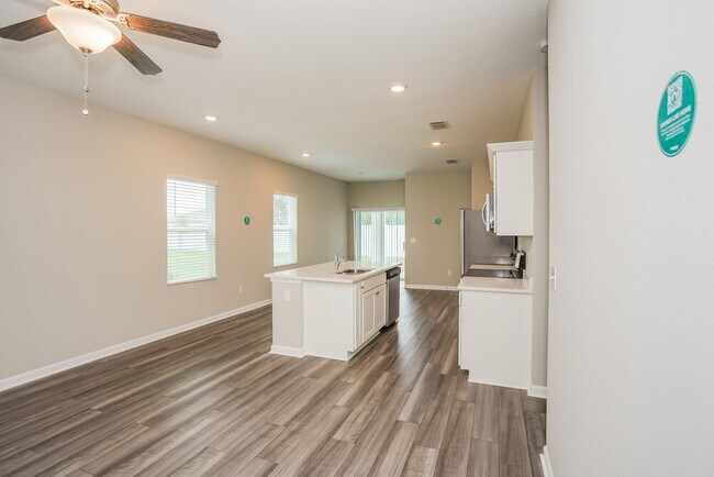 Building Photo - 924 Kelly Fern Lp