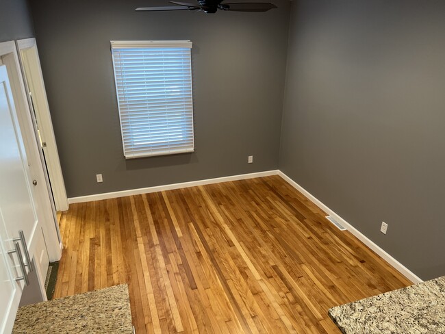 Living room - 1124 Emerald St