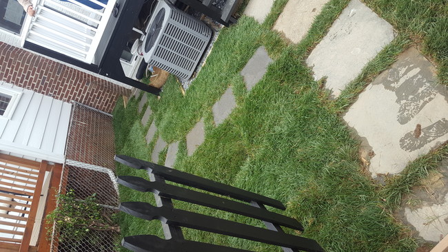 Private entrance - 4811 South Dakota Ave NE
