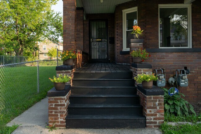 Foto del edificio - 528 E Philadelphia St