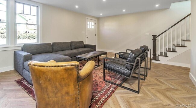 Foto del edificio - 67 Maple Ave