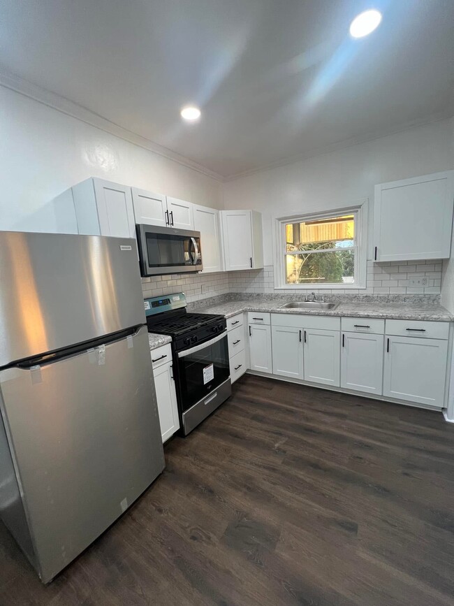 Building Photo - 1544 N 10th St