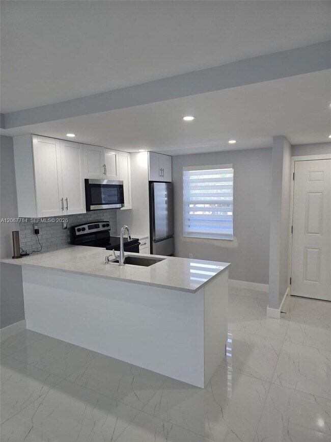 Foto del edificio - 9440 Fontainebleau Blvd