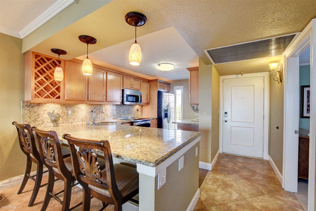 Primary Photo - 2 br, 2 bath Apartment - 18 Royal Palm Way