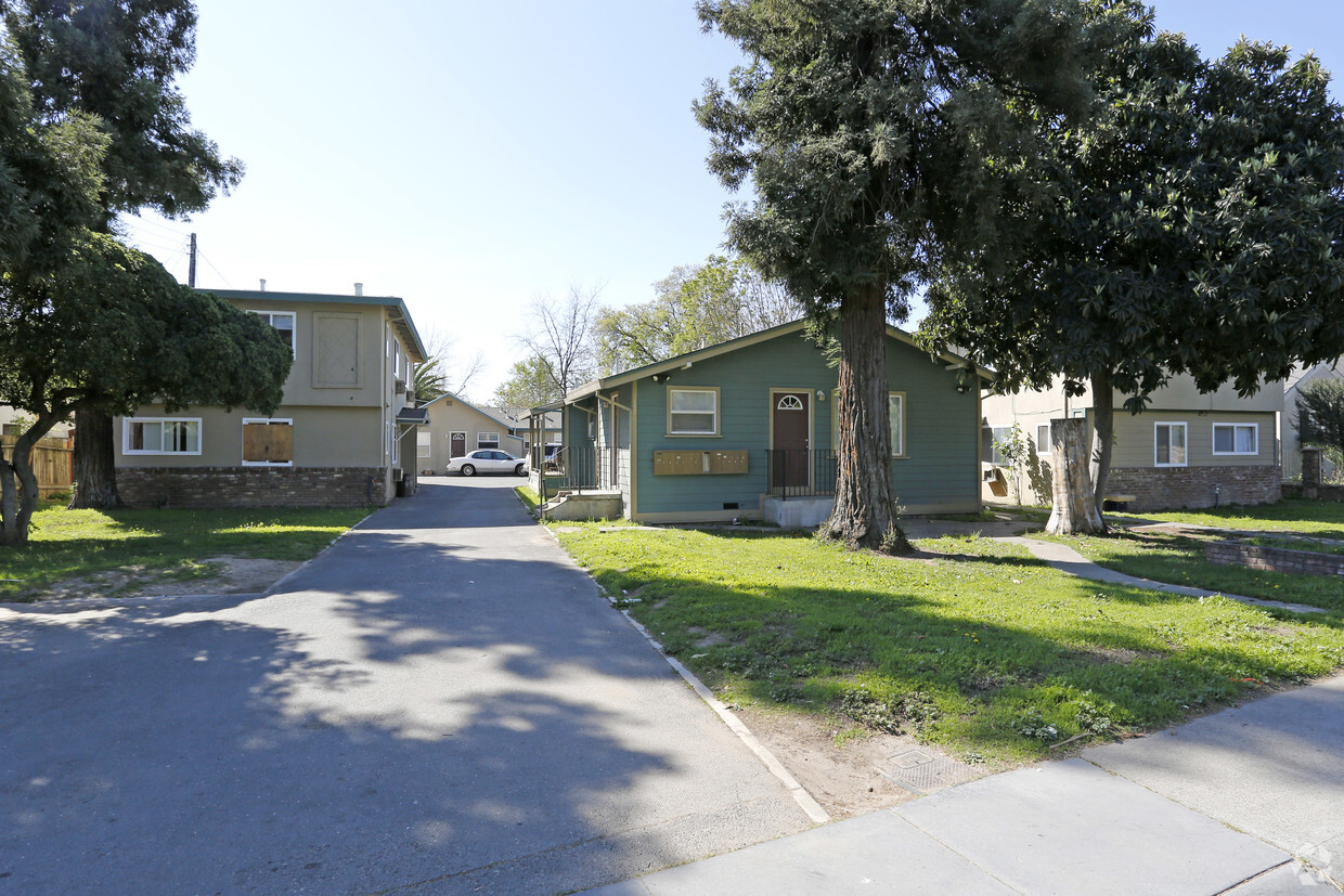 Primary Photo - 1550 Arcade Blvd