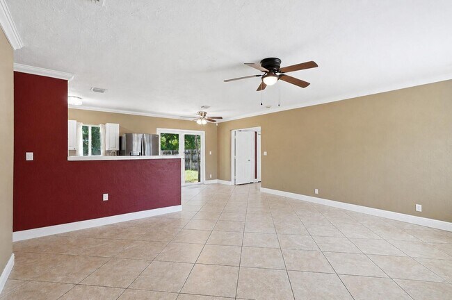 Foto del edificio - 1129 NW 7th Terrace