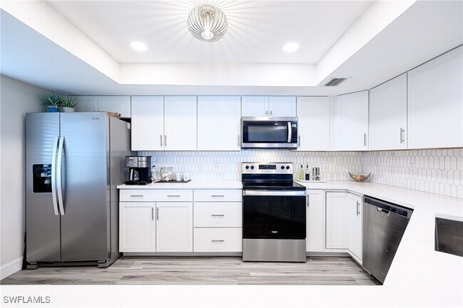 Foto del edificio - 586 Beachwalk Cir