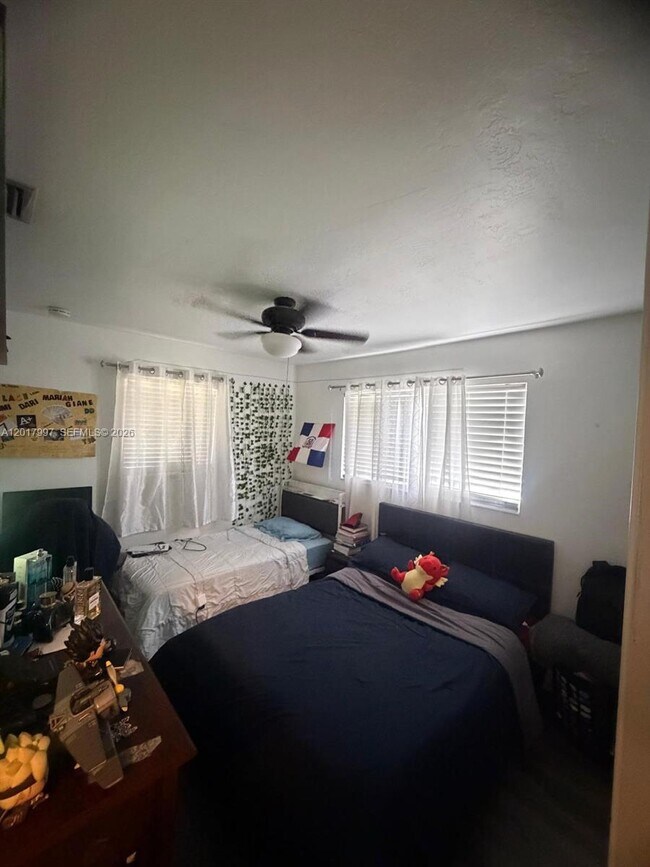 Foto del edificio - 621 SW 71st Terrace