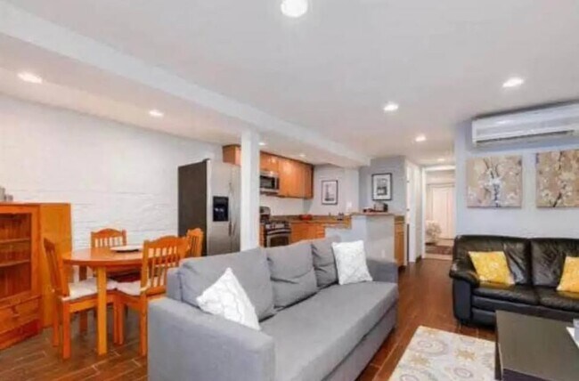 Foto del edificio - 49 Quincy Pl NE