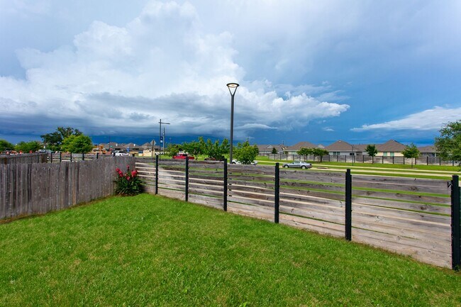 Foto del edificio - 3 Bedroom, 2 Bath in Midtown Subdivision C...