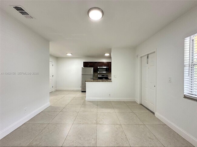 Foto del edificio - 2640 NE 8th Ave