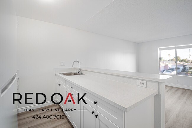 Foto del edificio - 706 McDonald Ave