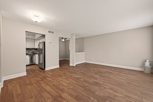 Foto del edificio - 754 Memorial Mews St