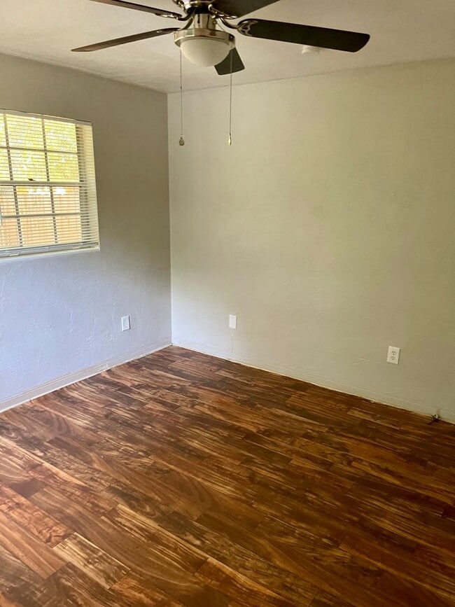 Building Photo - Martha Drive Triplex (3)