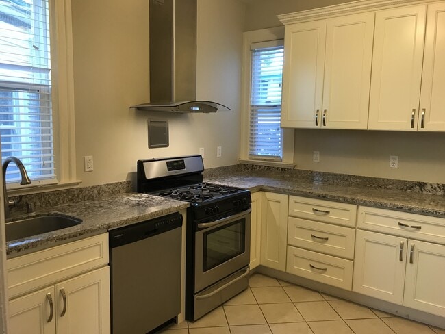 Foto del edificio - 1915-1919 Berkeley Way