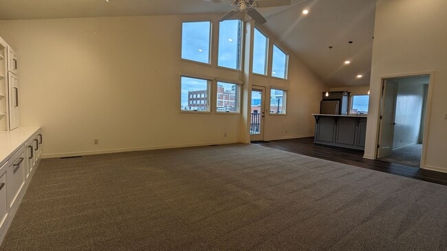 Building Photo - 1710 Wyandotte St