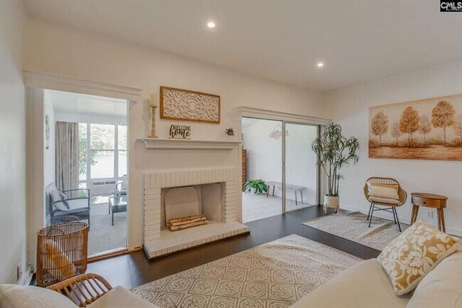 Foto del edificio - 8 Royalgate Dr