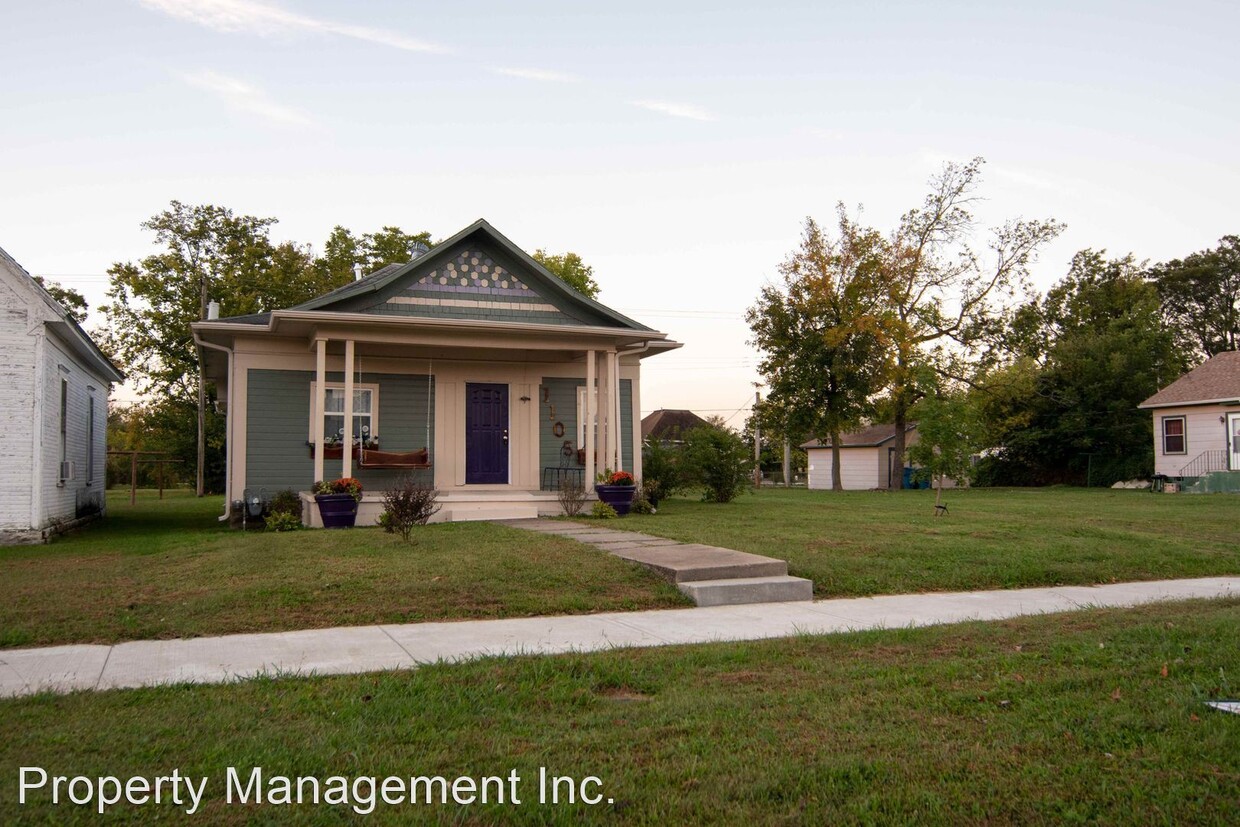 Primary Photo - 2 br, 1 bath House - 1105 W 9th