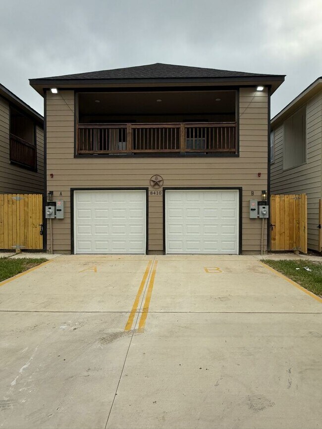 Photo - Stunning Duplex with Garage & Modern Finishes House