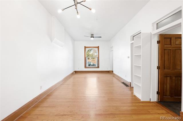 Foto del edificio - 326 E Dakota Ave