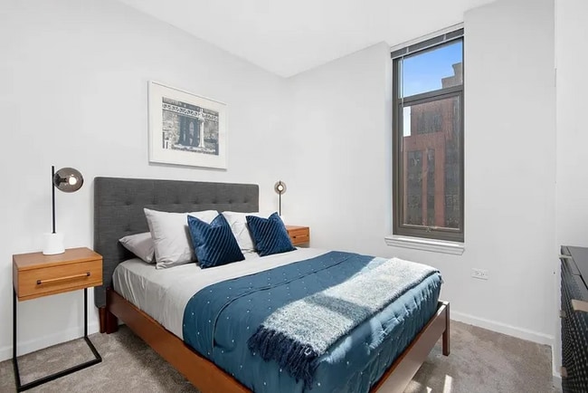 Foto del edificio - 351 N Desplaines St