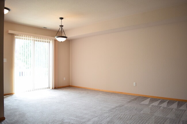 Foto del edificio - Beautiful 3 bed 2.5 bath townhome for rent!