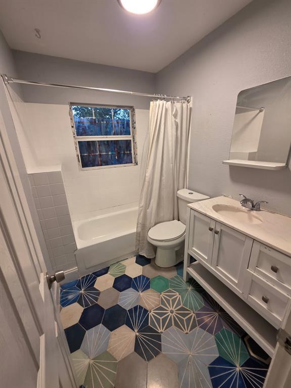 Foto principal - 2708 1/2 E 13th St
