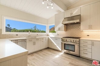 Building Photo - 1200 El Hito Cir