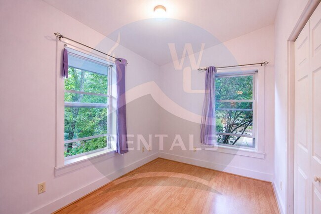 Foto del edificio - 104 Loveland Vis