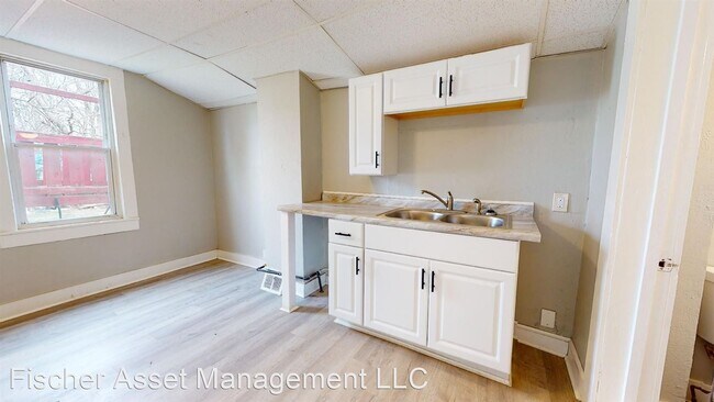 Foto del edificio - 1 br, 1 bath Apartment - 3409 W.60th St. 3...