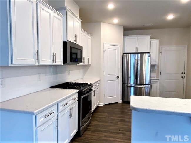 Foto del edificio - 3 Bedroom 2 Garage & Sunroom End Unit