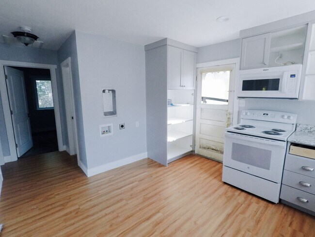 Foto del edificio - Updated Cozy Cottage