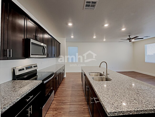 Building Photo - 307 Cape Seville Place