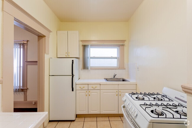 Studio - 335SF - Boathouse Point Apartments