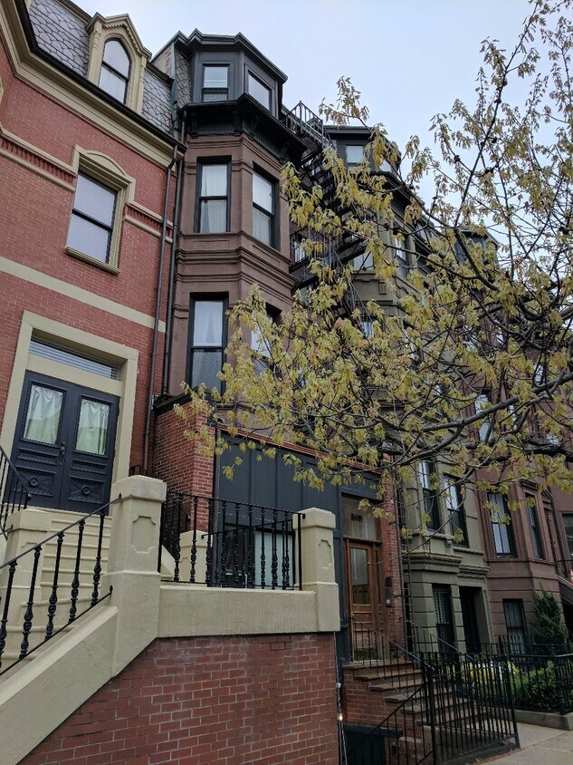 Building Photo - 509 Columbus Ave