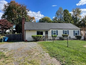 Building Photo - 1829 Anderson Rd