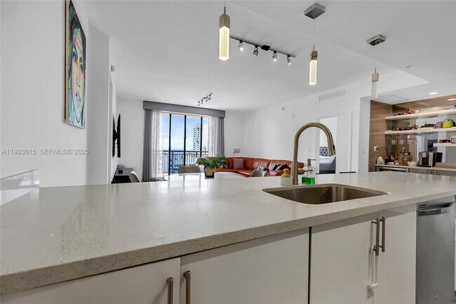 Foto del edificio - 999 SW 1st Ave