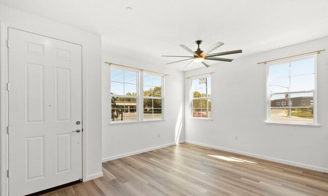Building Photo - 4363 E Commerce Way