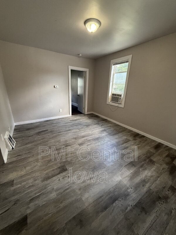 Foto del edificio - 1701 E Walnut St