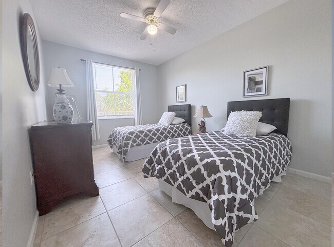 Foto del edificio - 2080 Greenview Shores Blvd