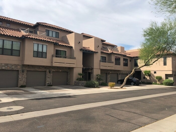 Luxury Condo/Gated Community! House for Rent in Phoenix, AZ