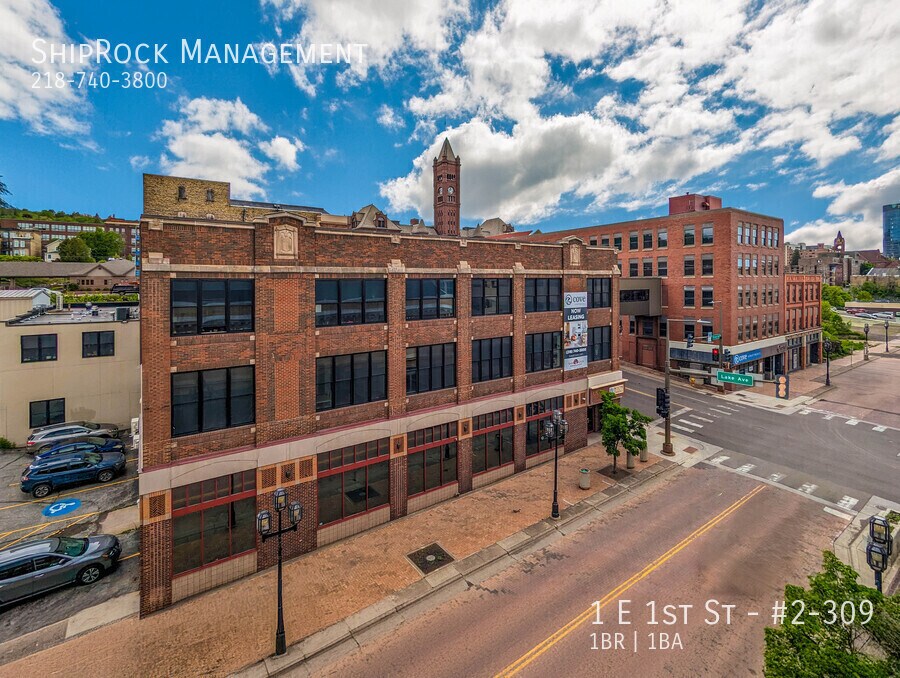 Foto principal - 1 E 1st St