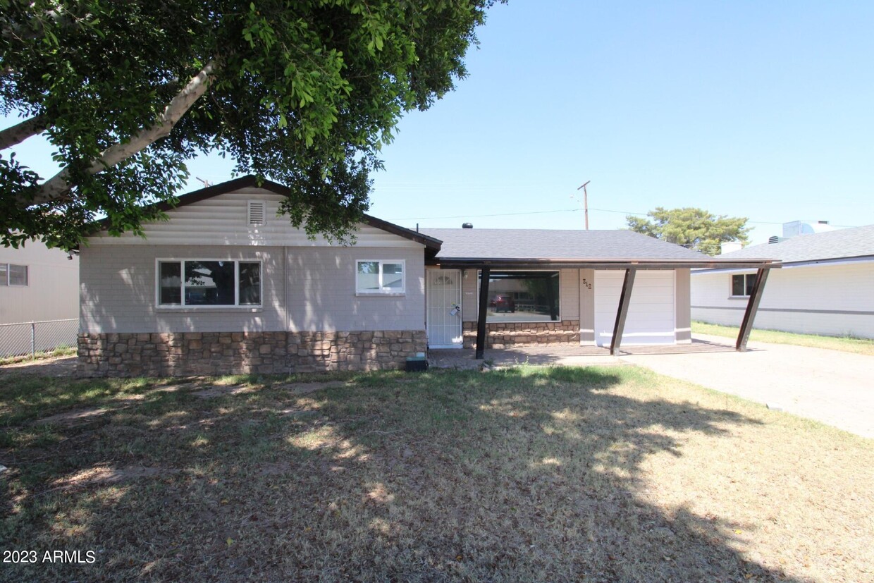 Primary Photo - 312 E Orchid Ln