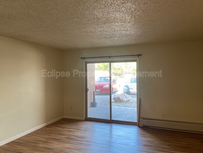 Building Photo - 512 Bell Ct