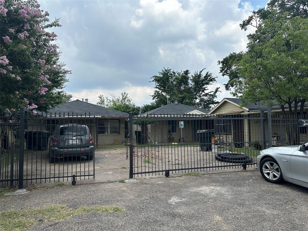 Primary Photo - 3121 Collingsworth St
