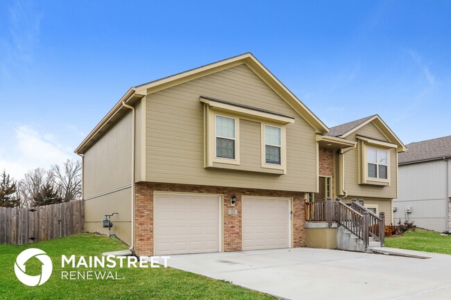 Building Photo - 520 S Poplar St