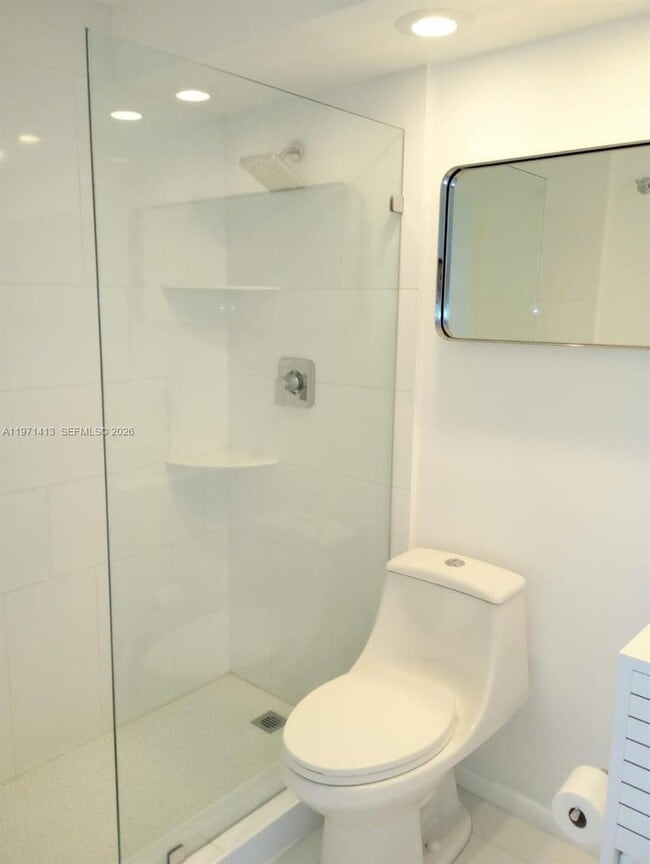 Building Photo - 1545 Euclid Ave