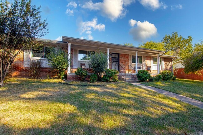Building Photo - 7001 Blue Bird Dr